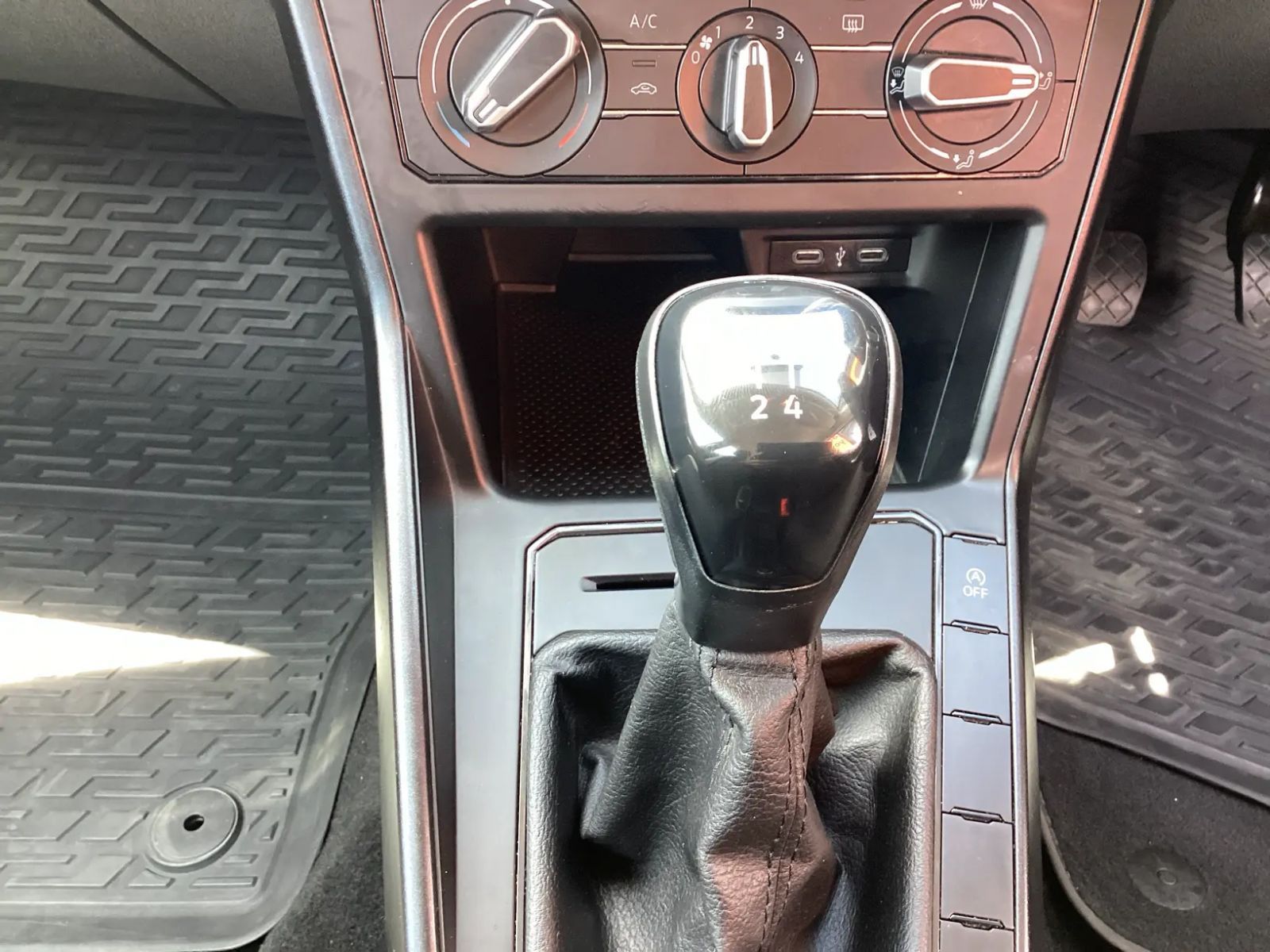 2022 Volkswagen Polo photo 9