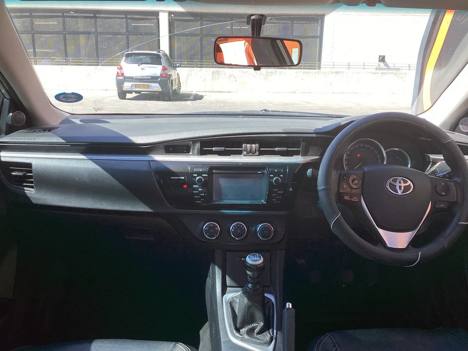 2016 Toyota Corolla photo 15