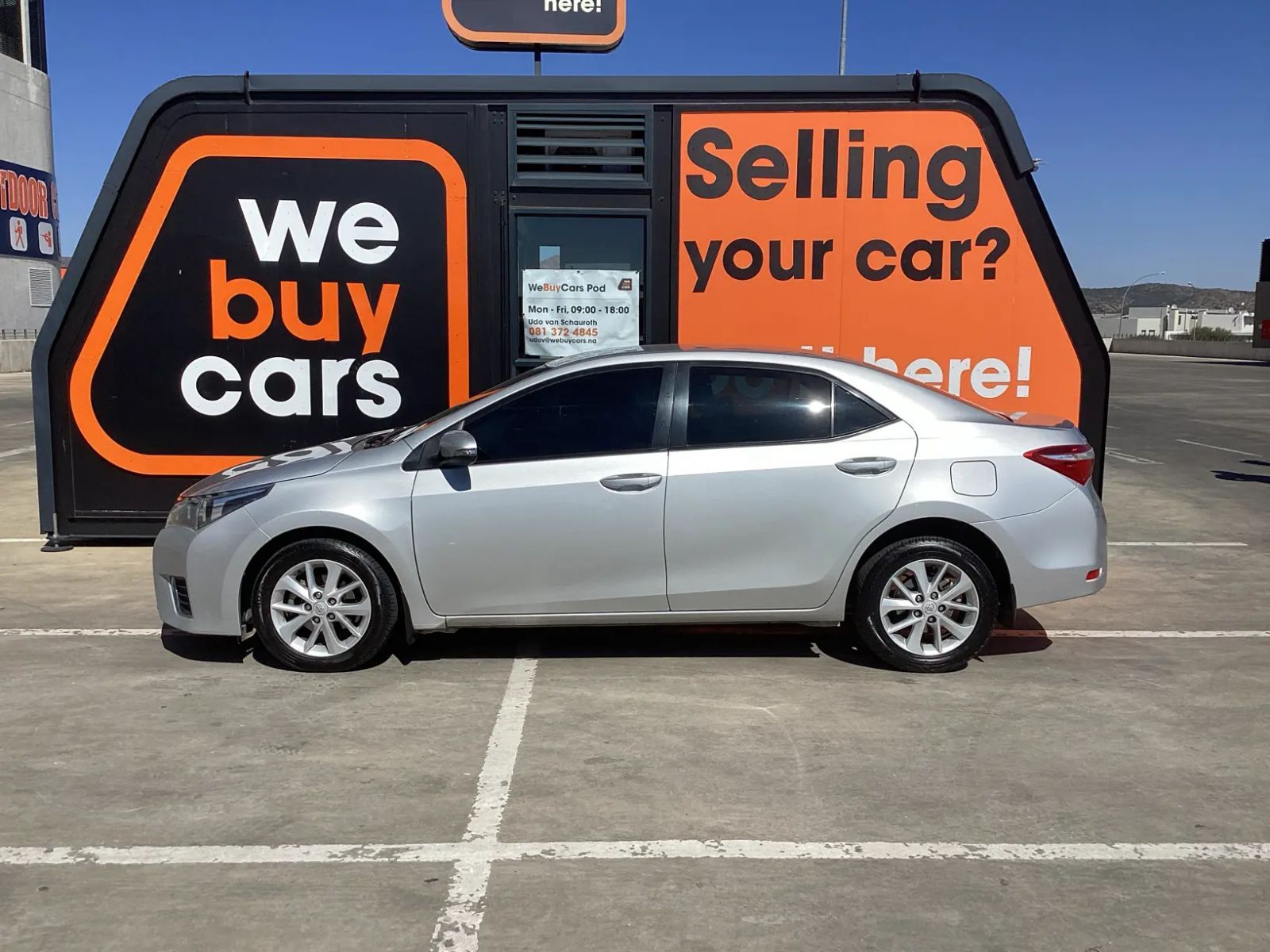 2016 Toyota Corolla photo 2