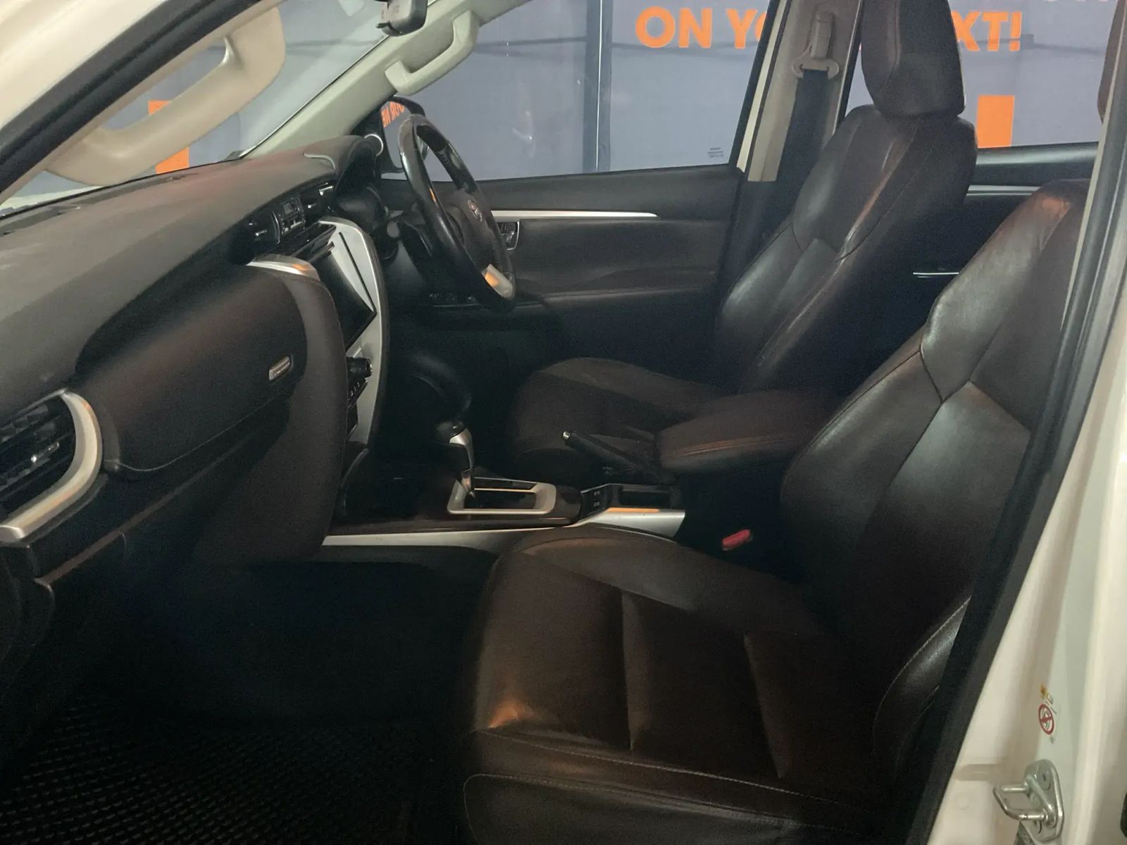 2016 Toyota Fortuner photo 12