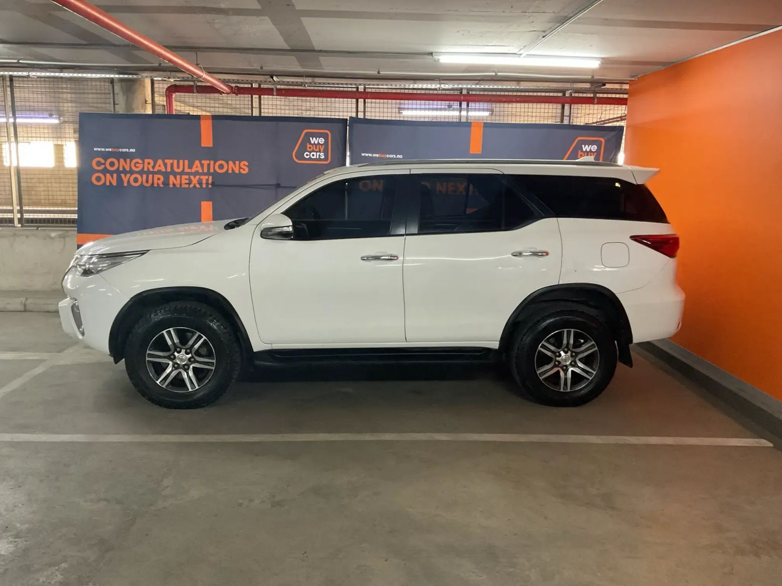 2016 Toyota Fortuner photo 2