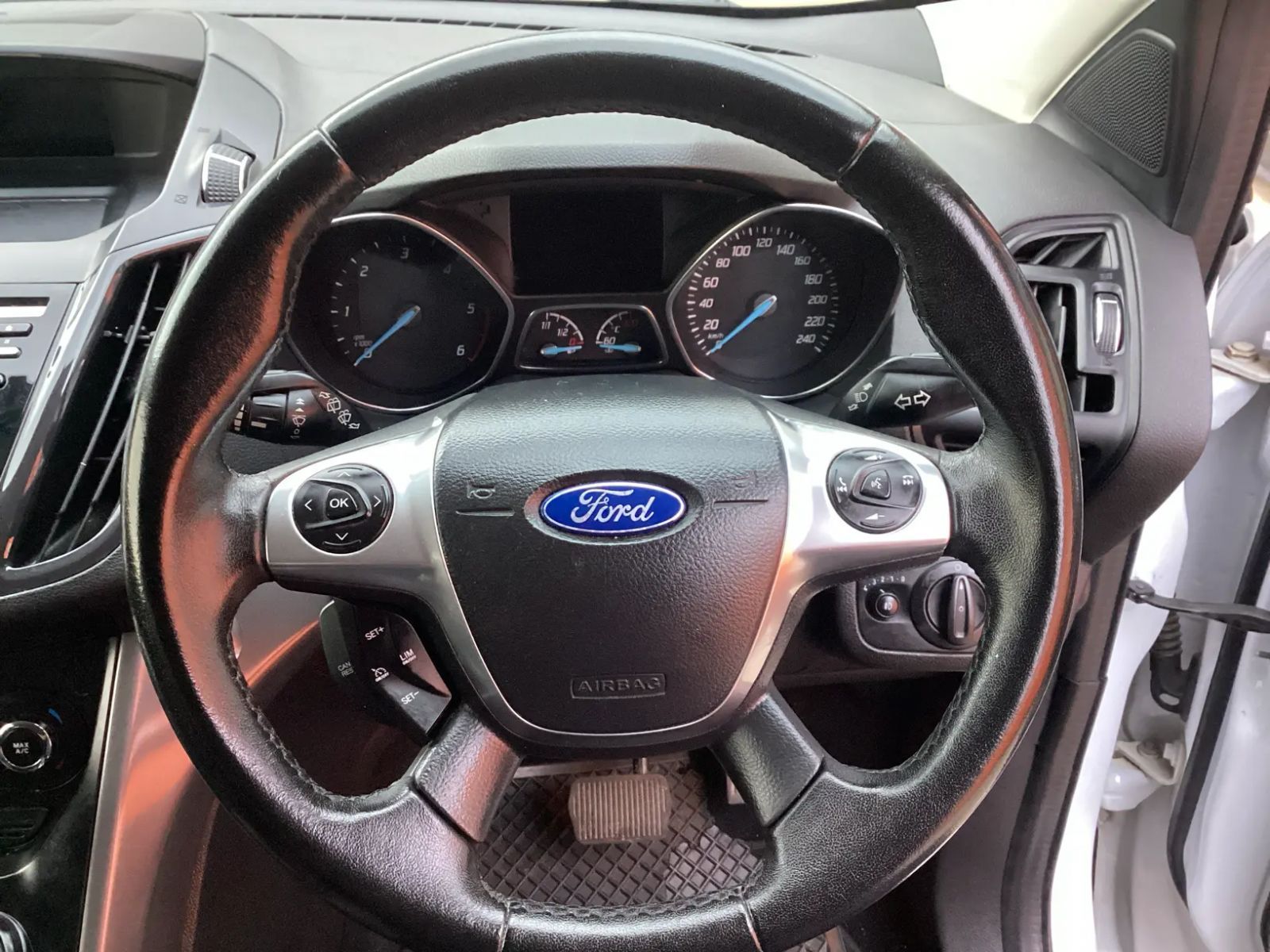 2014 Ford Kuga photo 11