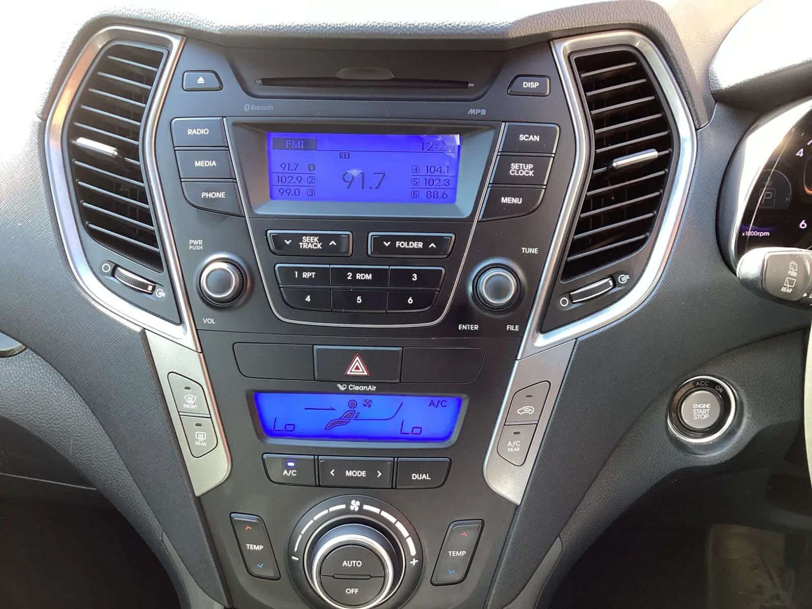 2014 Hyundai Santa-Fe photo 12