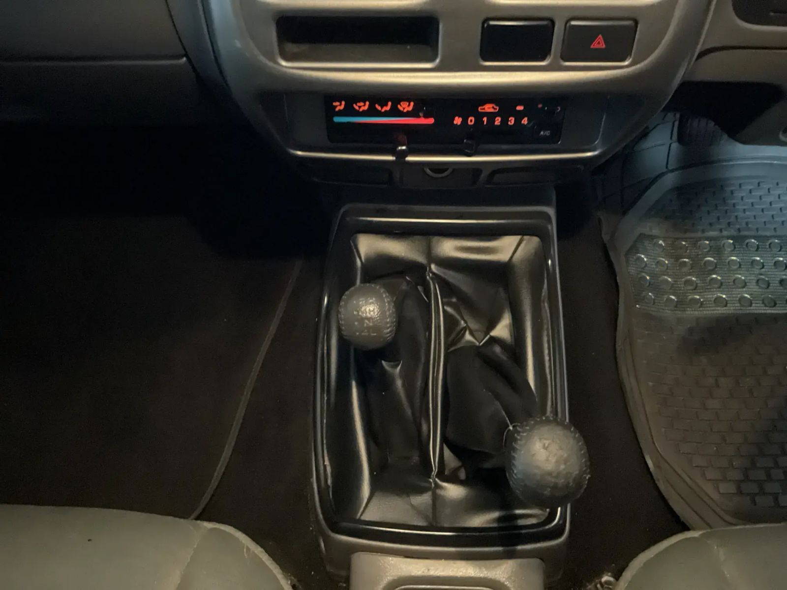 2016 Nissan NP300 photo 11