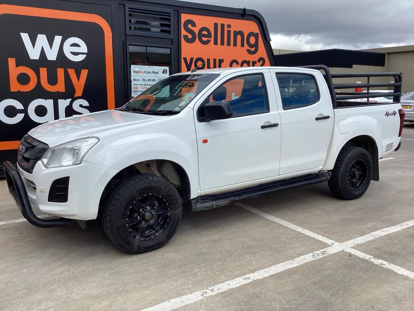 2021 Isuzu D-MAX photo 1