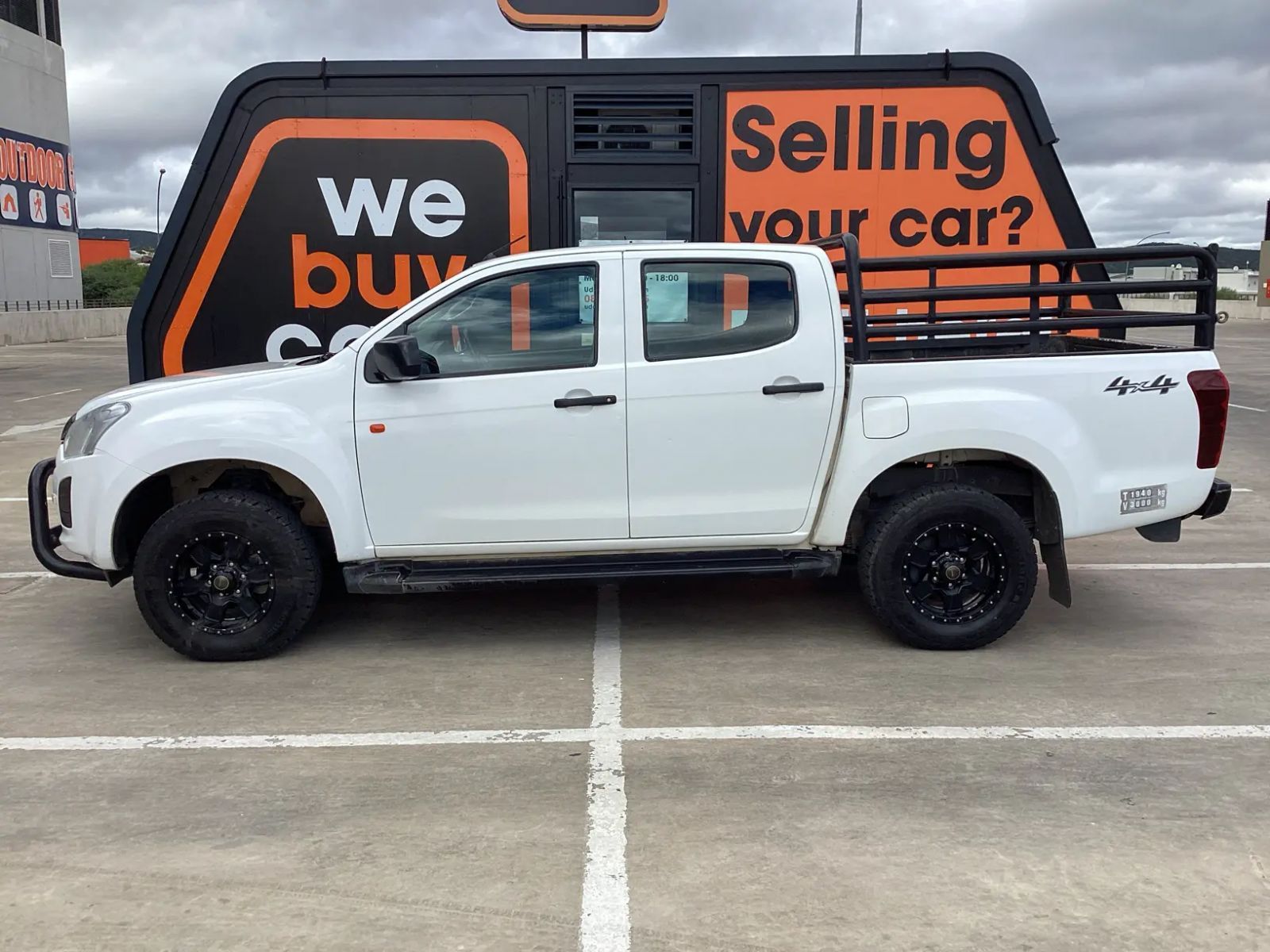 2021 Isuzu D-MAX photo 2