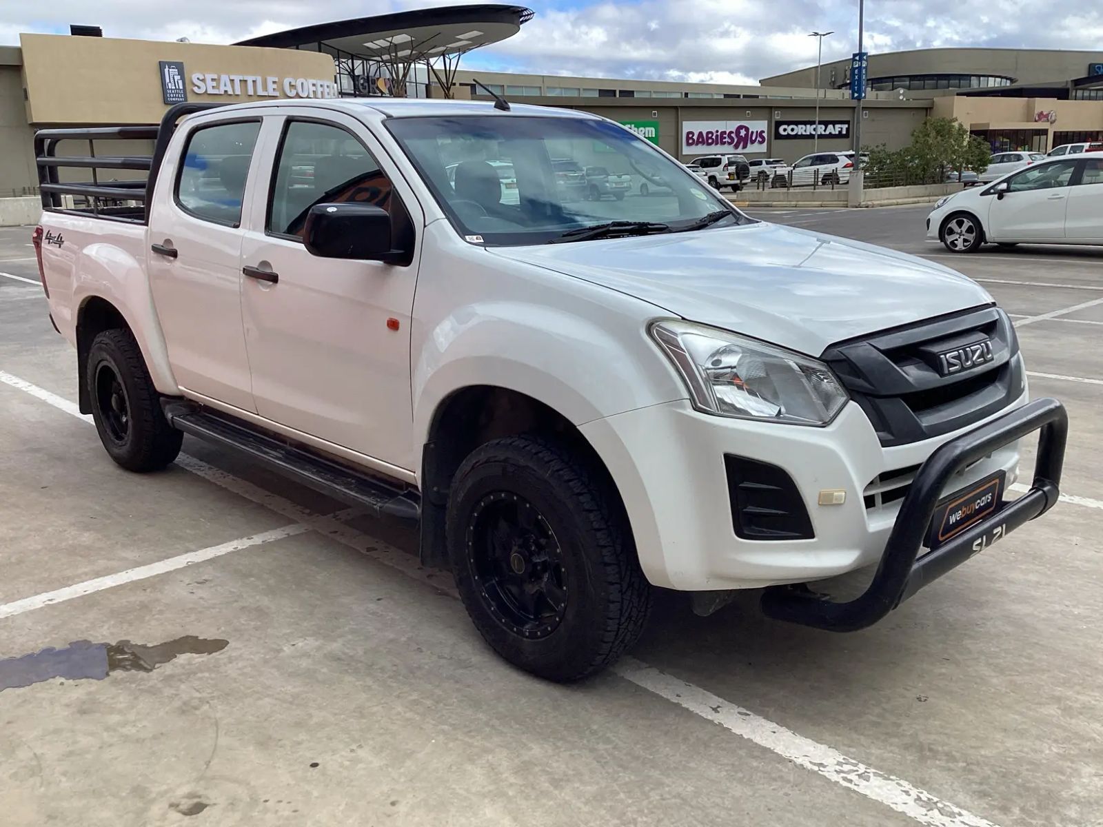 2021 Isuzu D-MAX photo 3