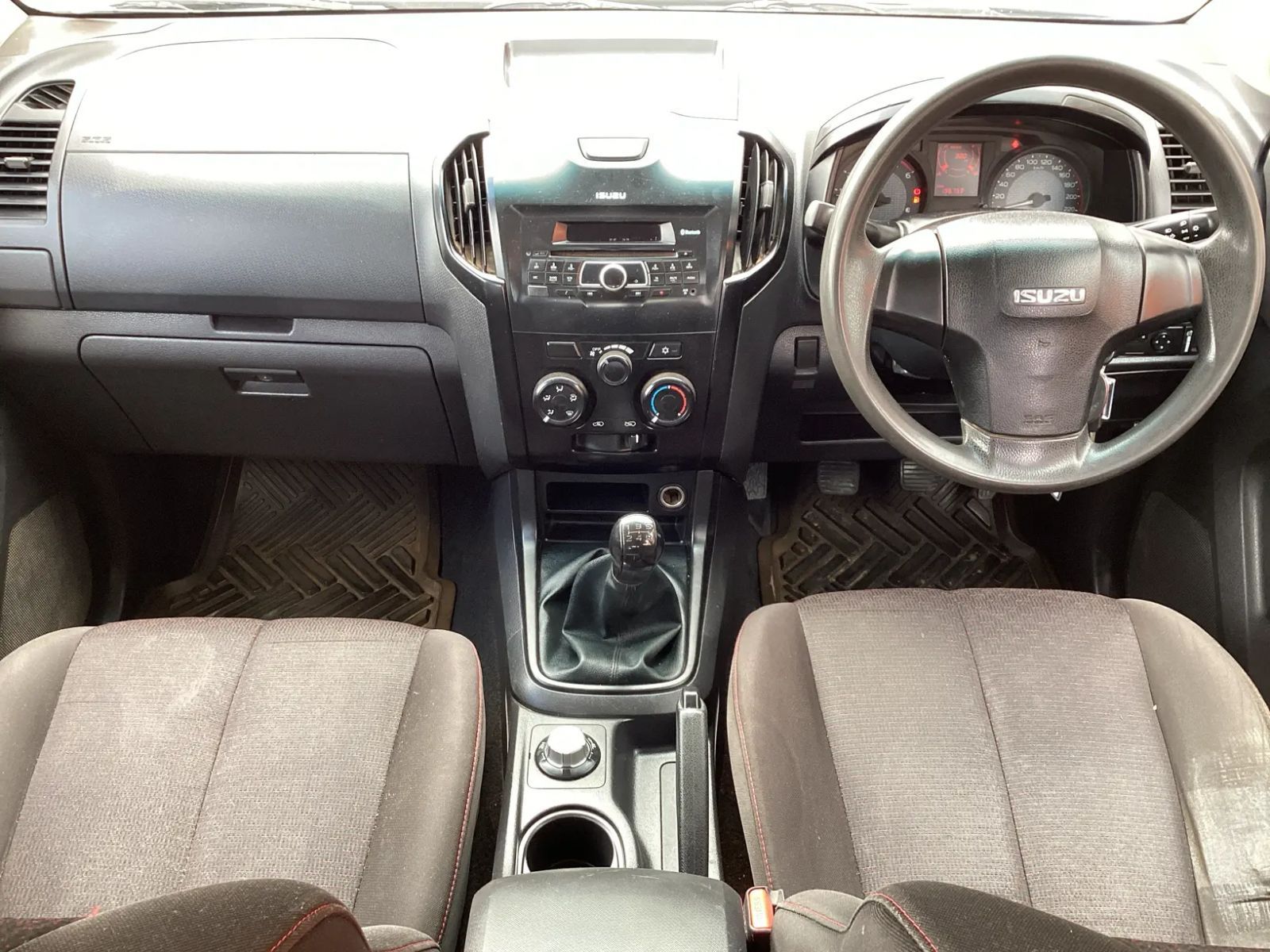 2021 Isuzu D-MAX photo 7