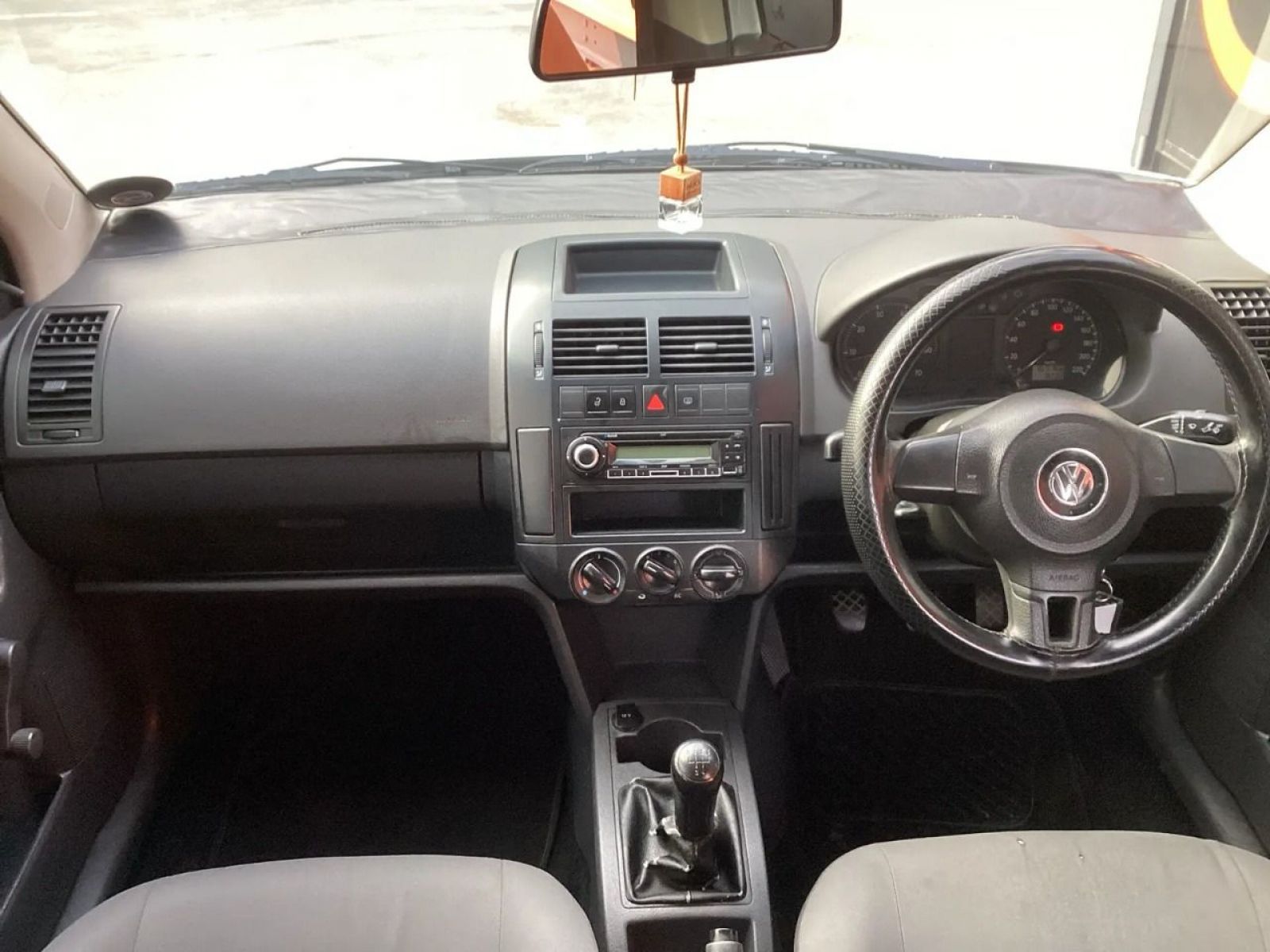 2012 Volkswagen Polo Vivo photo 15