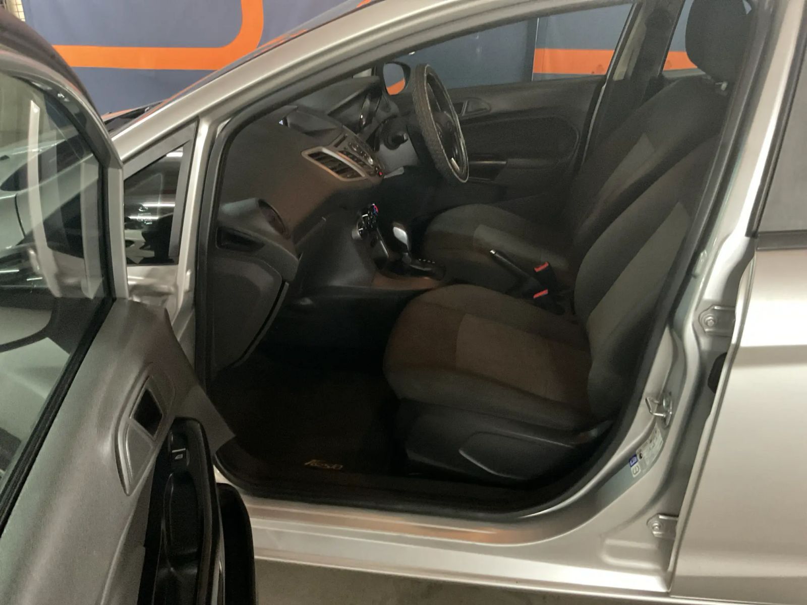 2016 Ford Fiesta photo 12