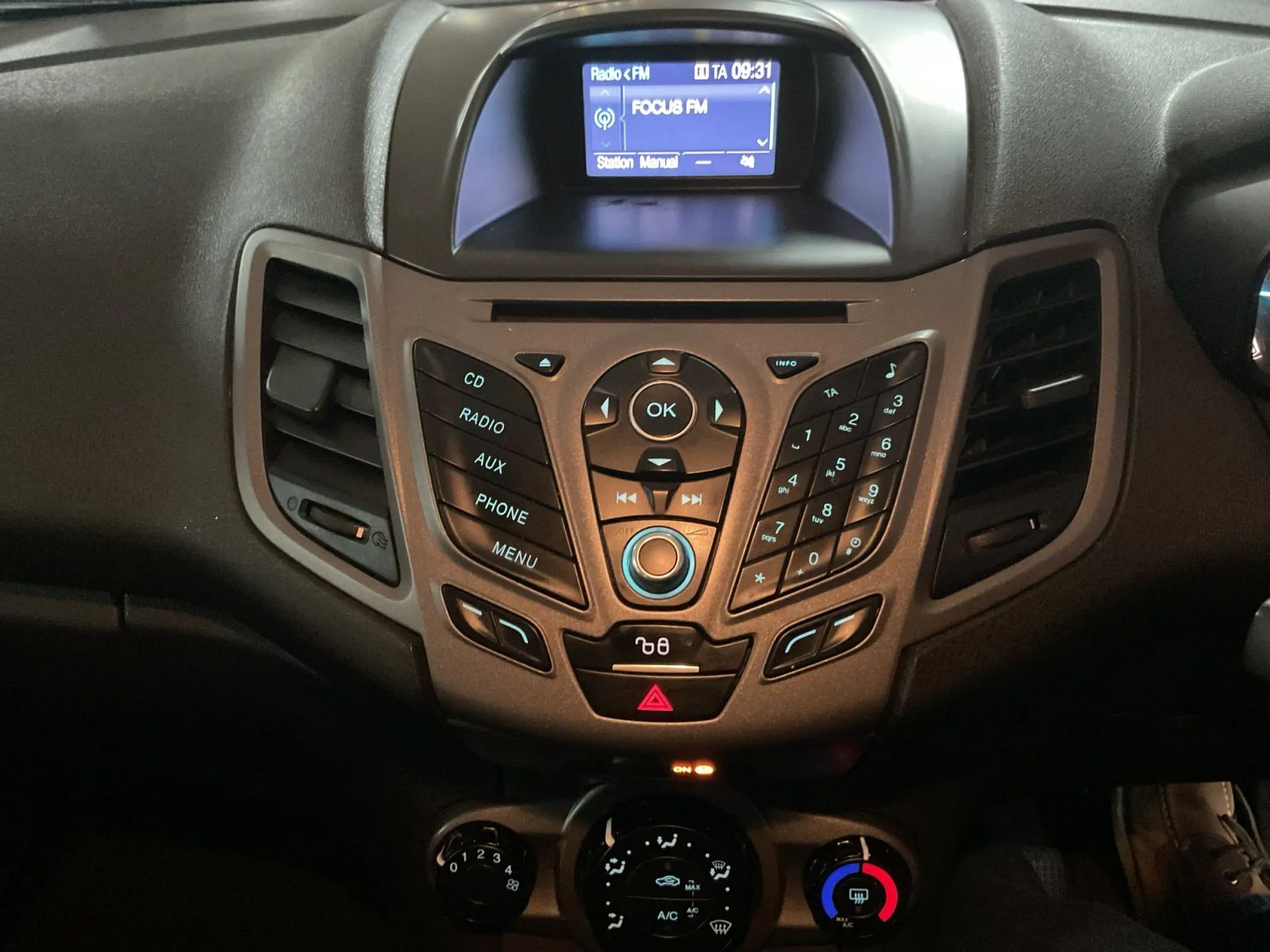 2016 Ford Fiesta photo 8