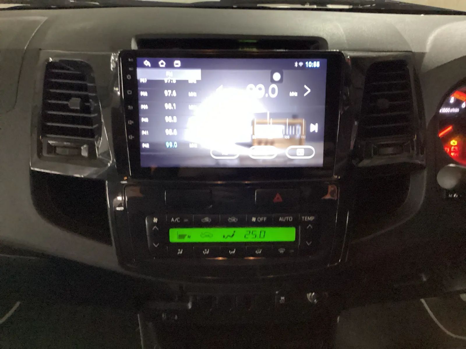 2015 Toyota Hilux photo 10