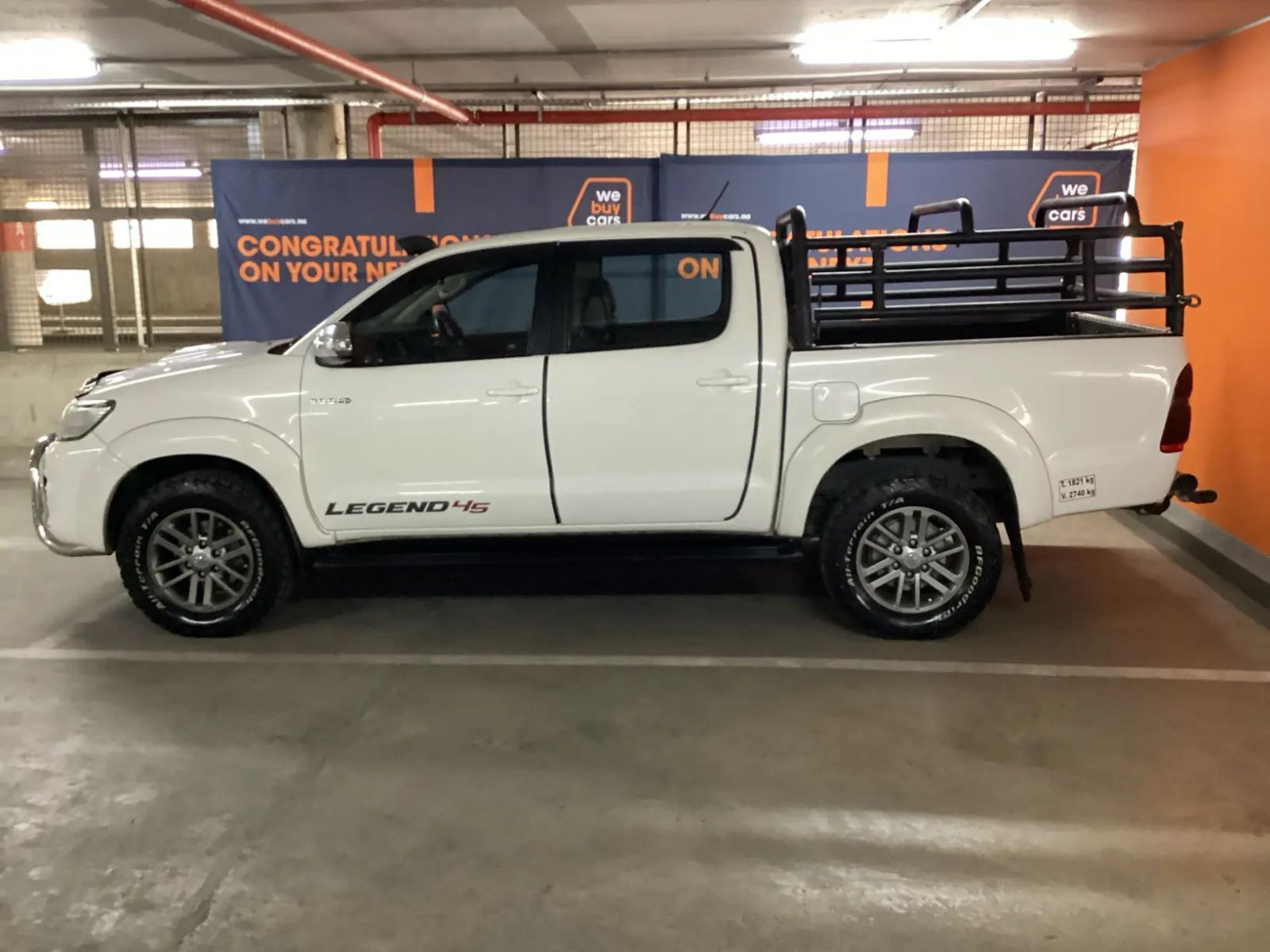 2015 Toyota Hilux photo 2