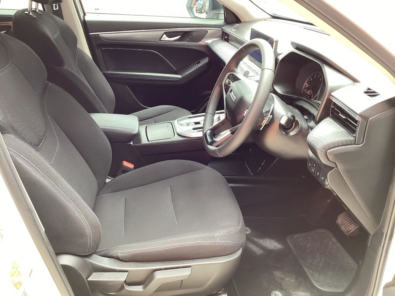 2023 Haval Jolion photo 8