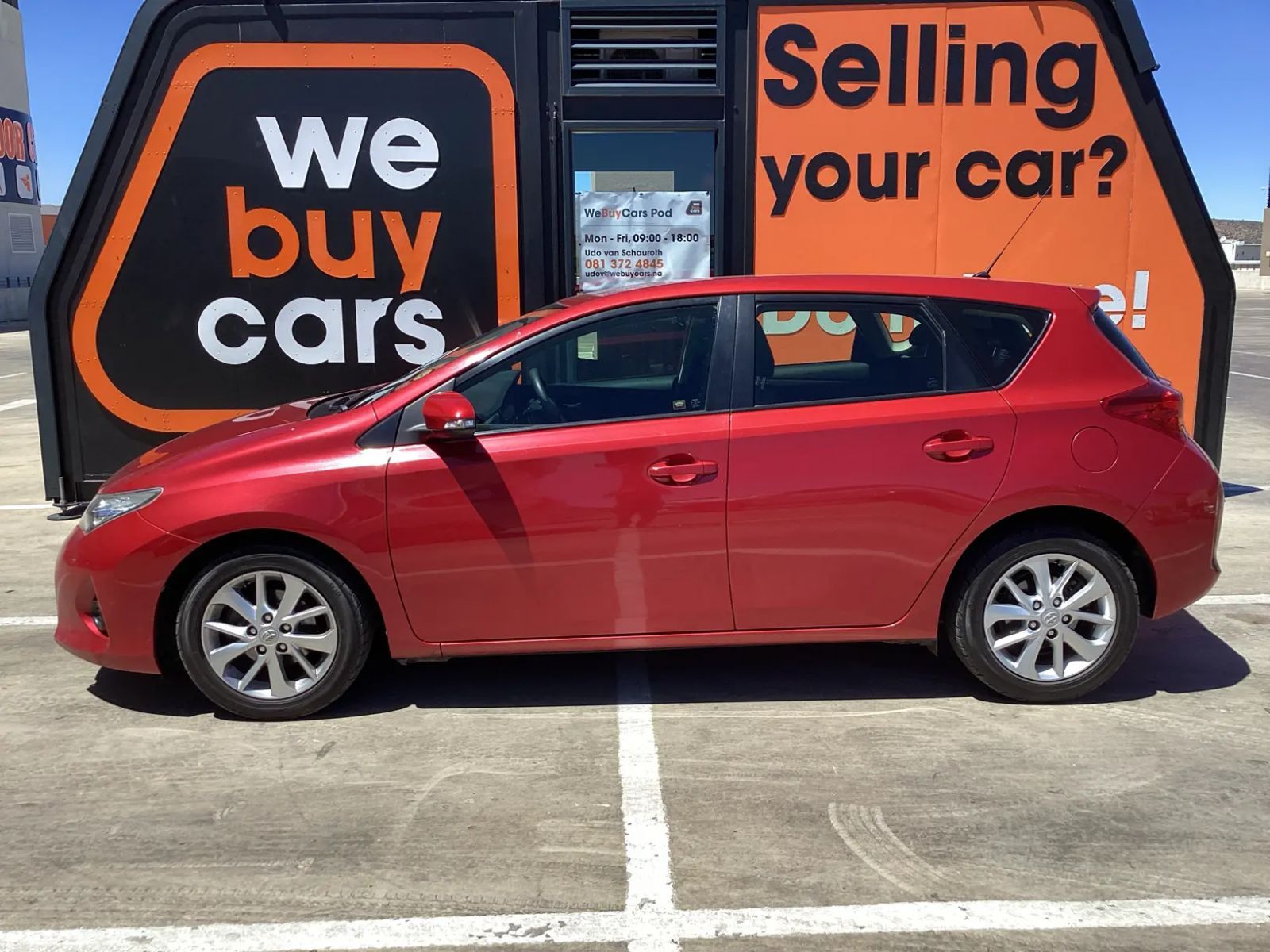 2015 Toyota Auris photo 2