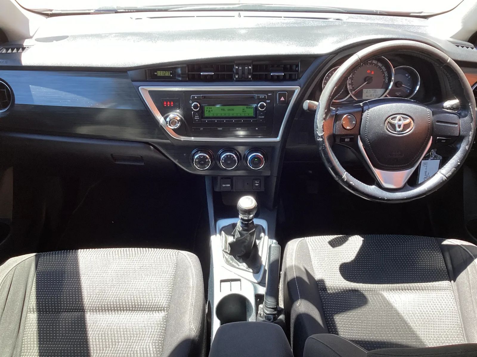 2015 Toyota Auris photo 7