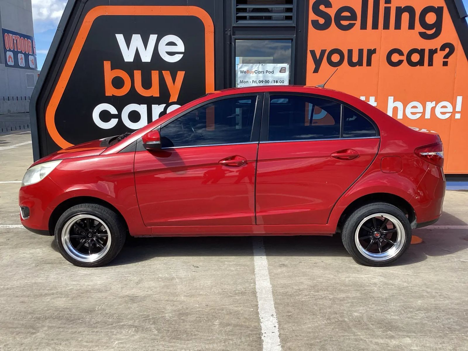 2016 Tata Bolt photo 2