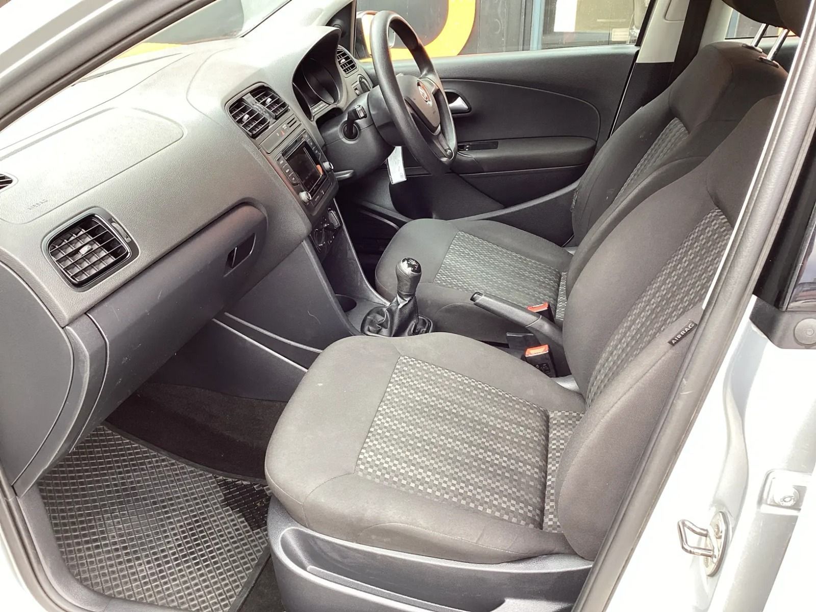 2015 Volkswagen Polo photo 10