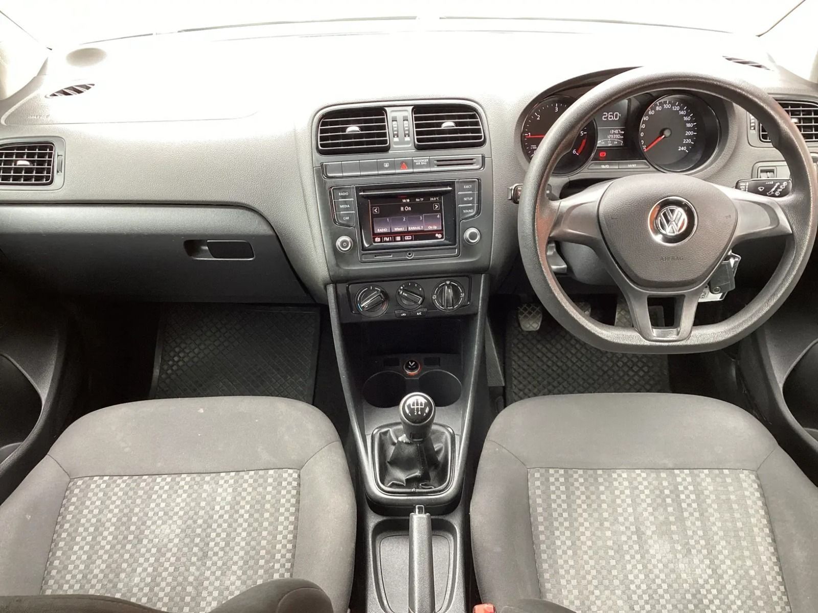 2015 Volkswagen Polo photo 8