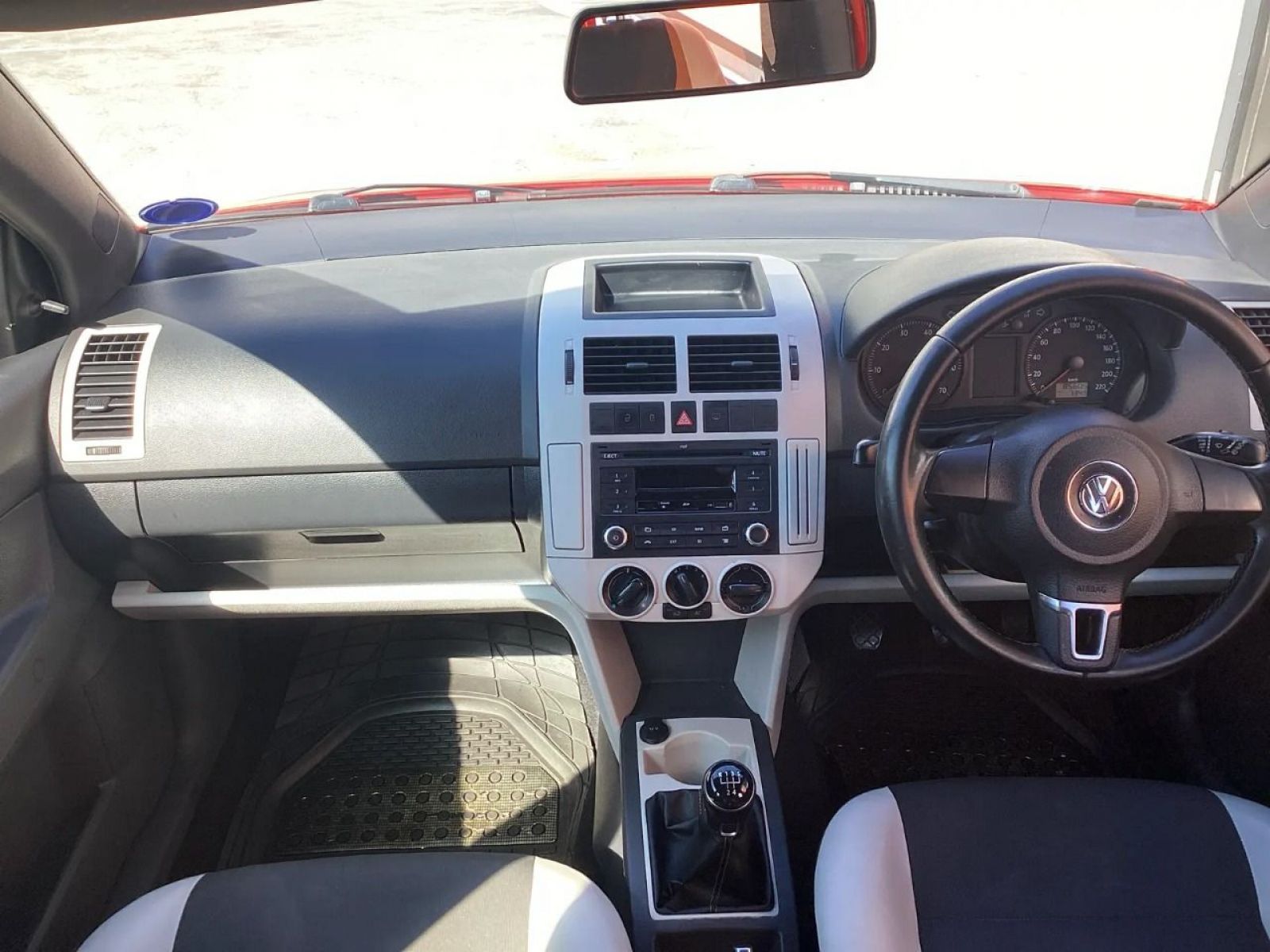 2017 Volkswagen Polo Vivo photo 16