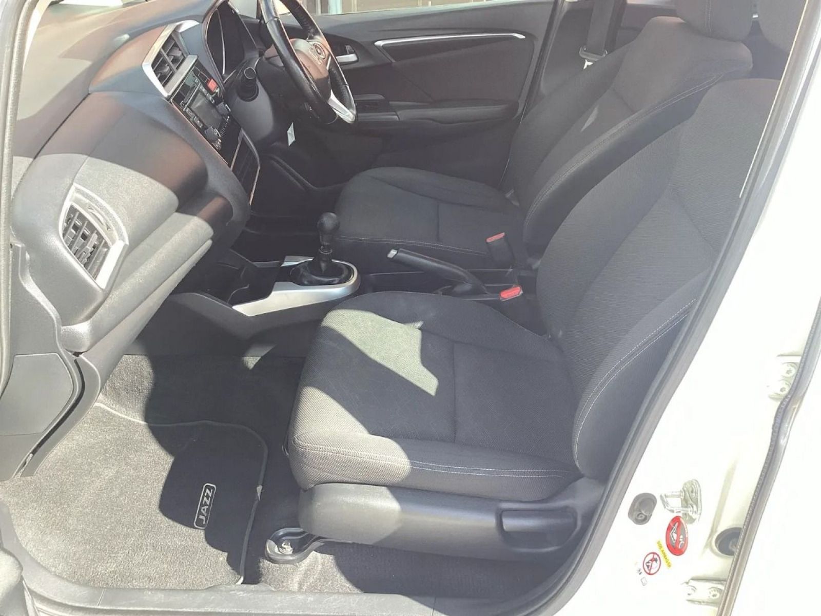 2015 Honda Jazz photo 11