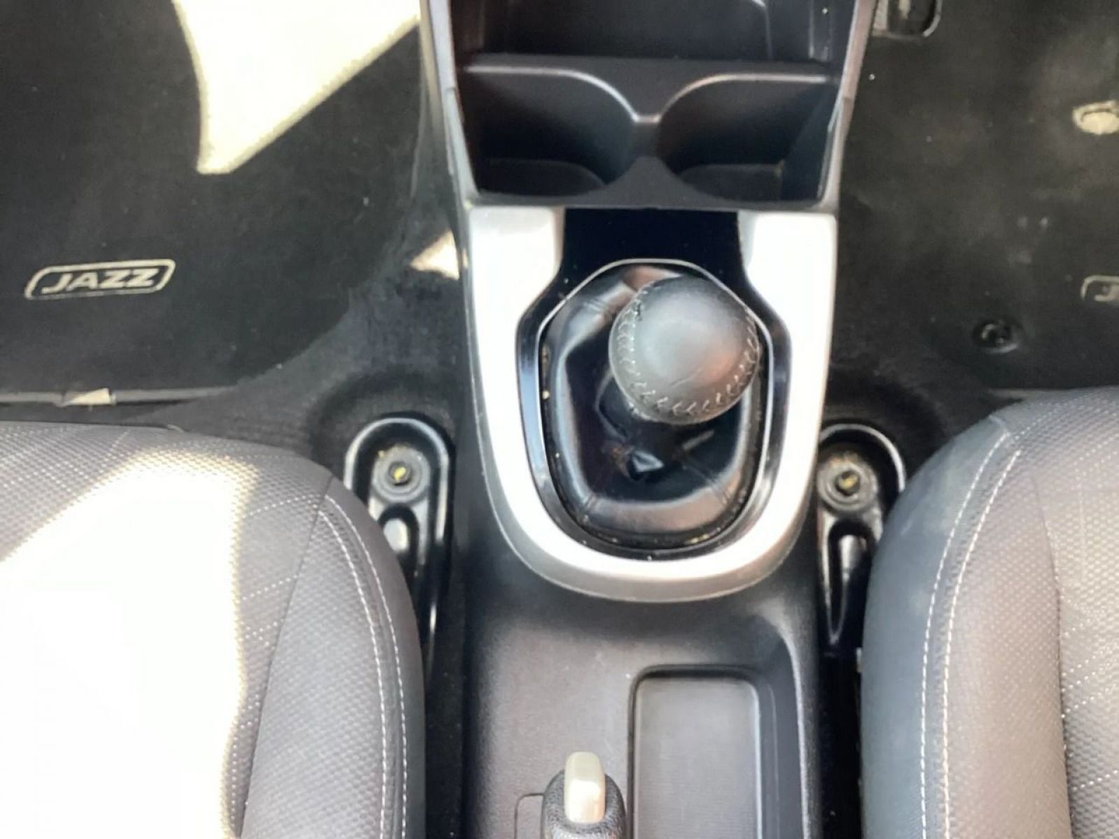 2015 Honda Jazz photo 9