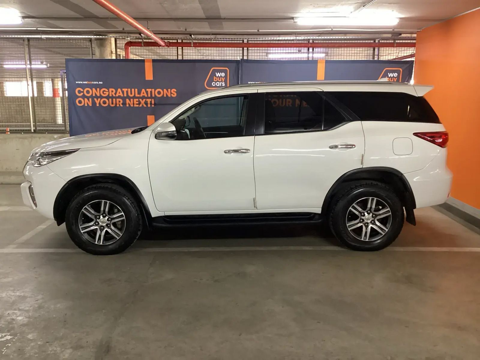 2019 Toyota Fortuner photo 2