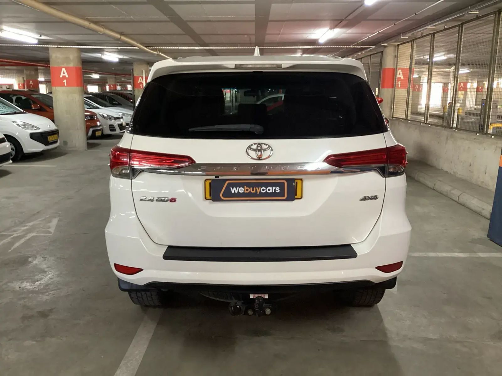 2019 Toyota Fortuner photo 3