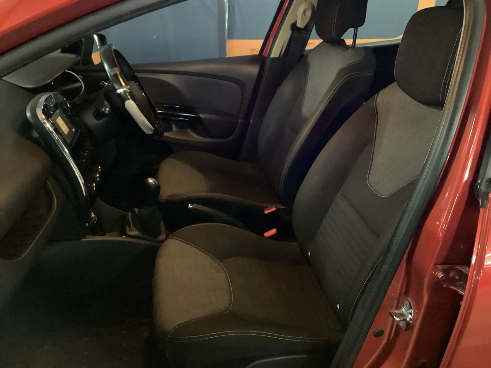2014 Renault Clio photo 12