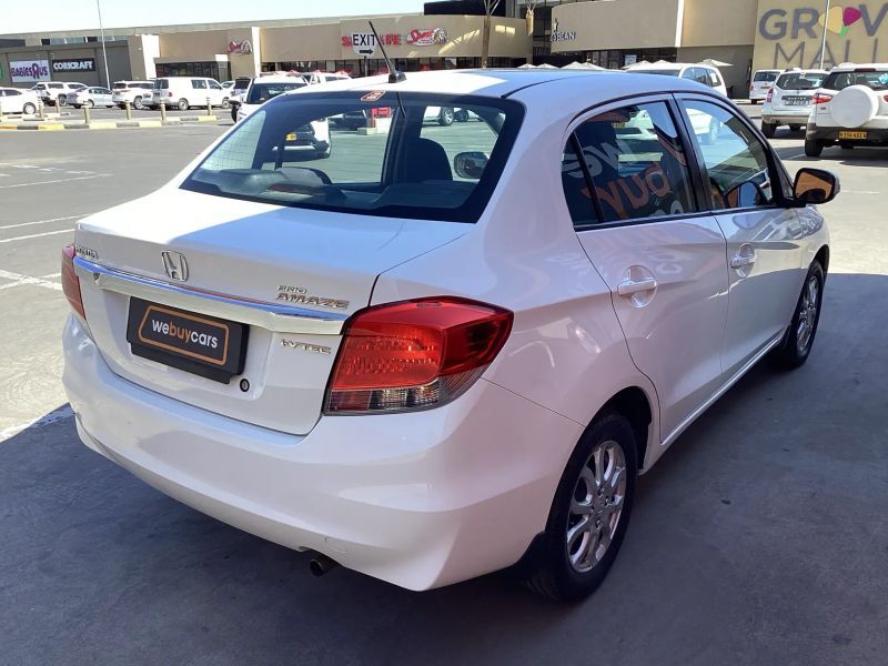 2014 Honda Brio photo 4