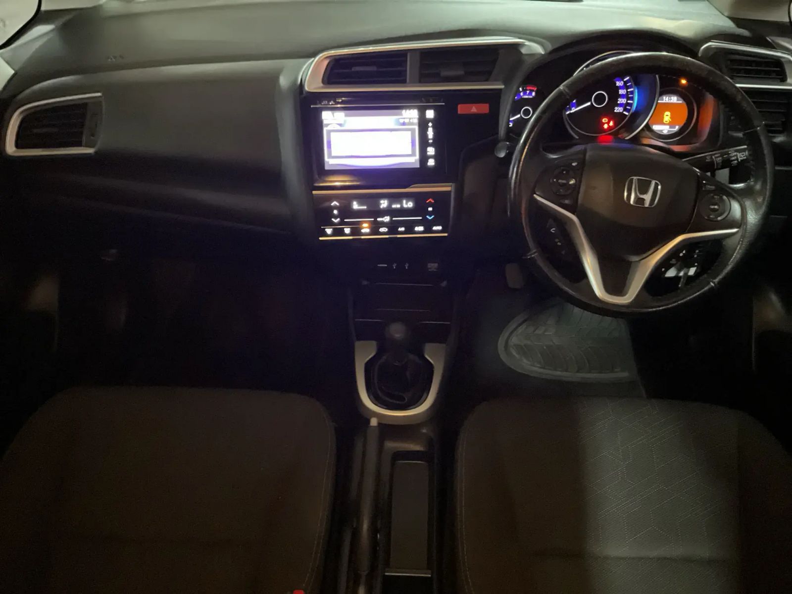 2015 Honda Jazz photo 16