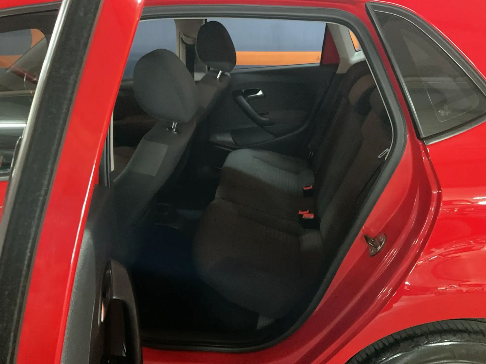 2012 Volkswagen Polo photo 13