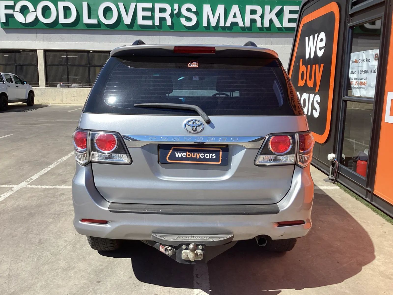 2015 Toyota Fortuner photo 3