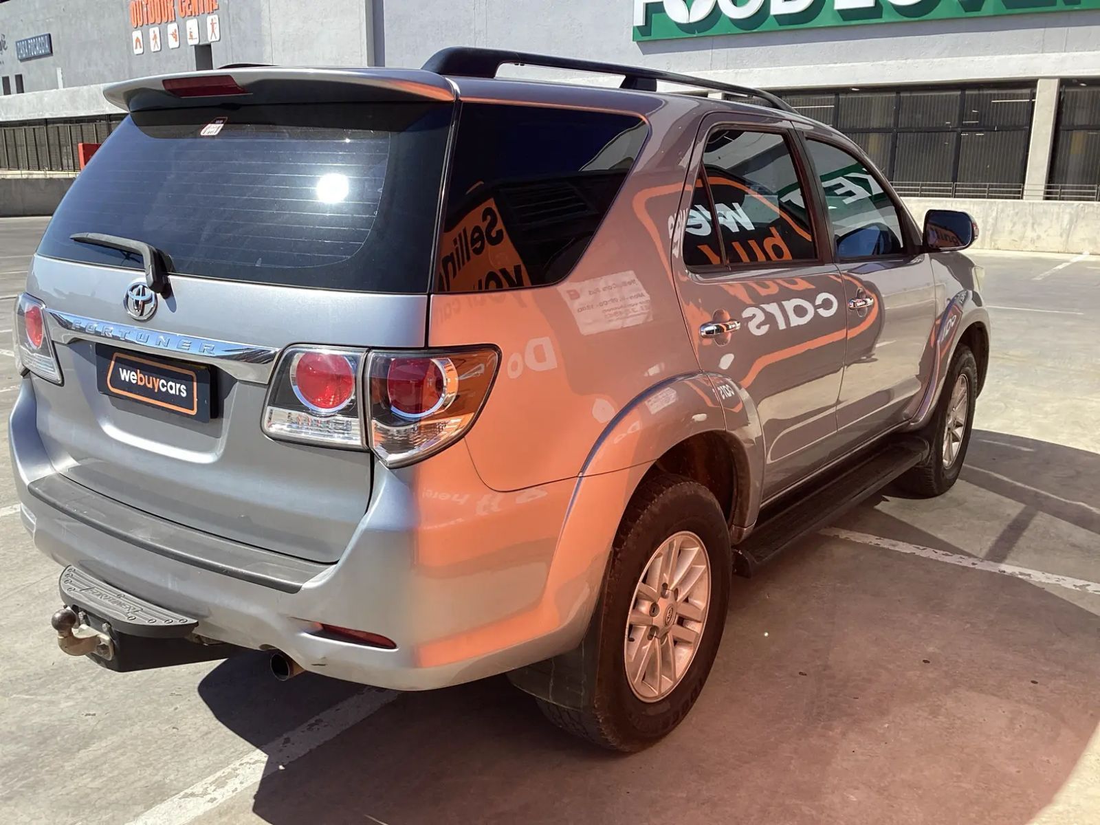 2015 Toyota Fortuner photo 4