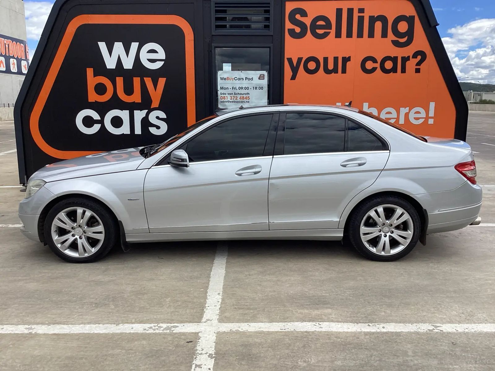 2011 Mercedes-Benz C Class photo 2