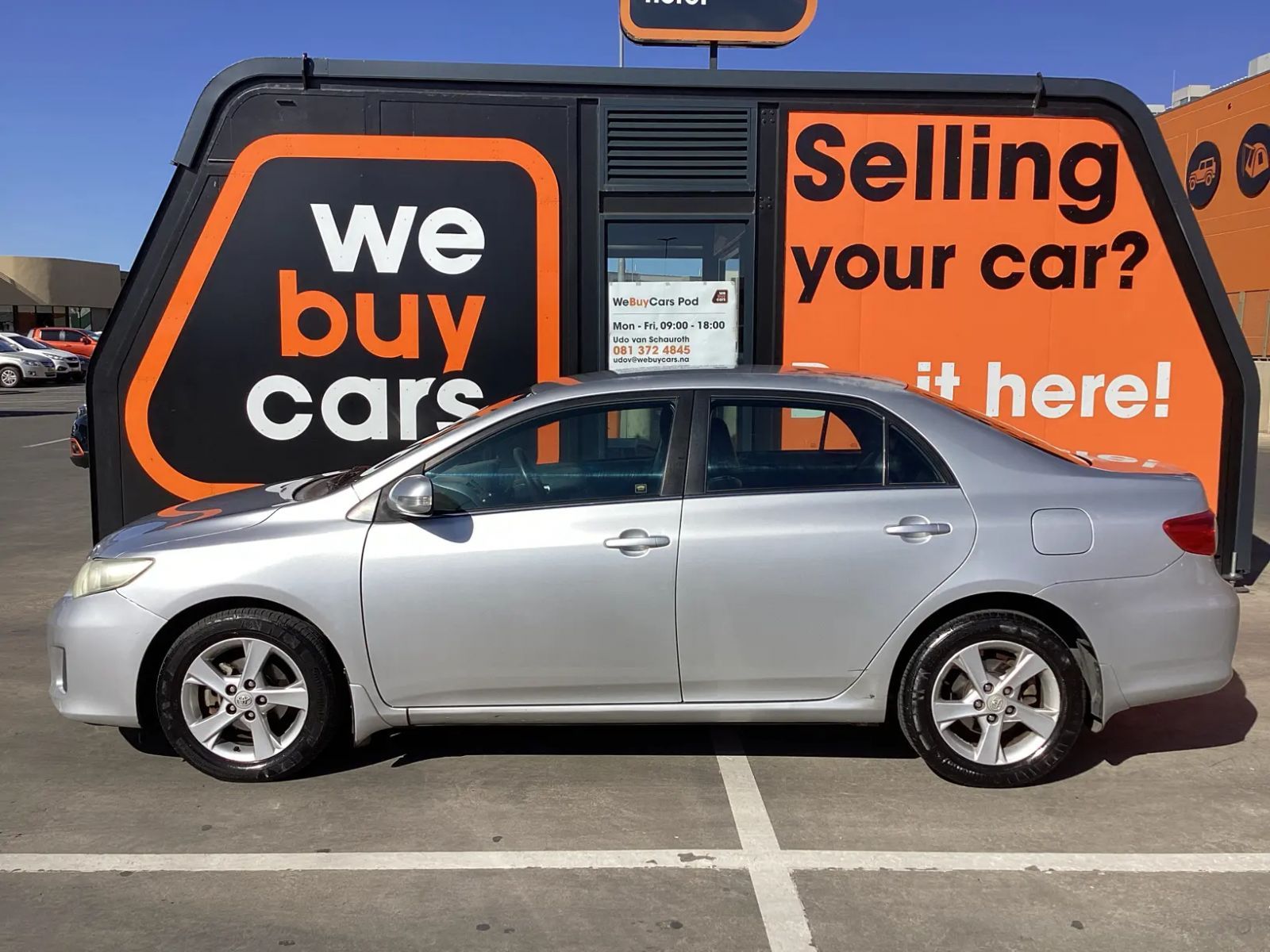 2013 Toyota Corolla photo 2