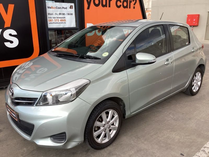 2012 Toyota Yaris photo 1