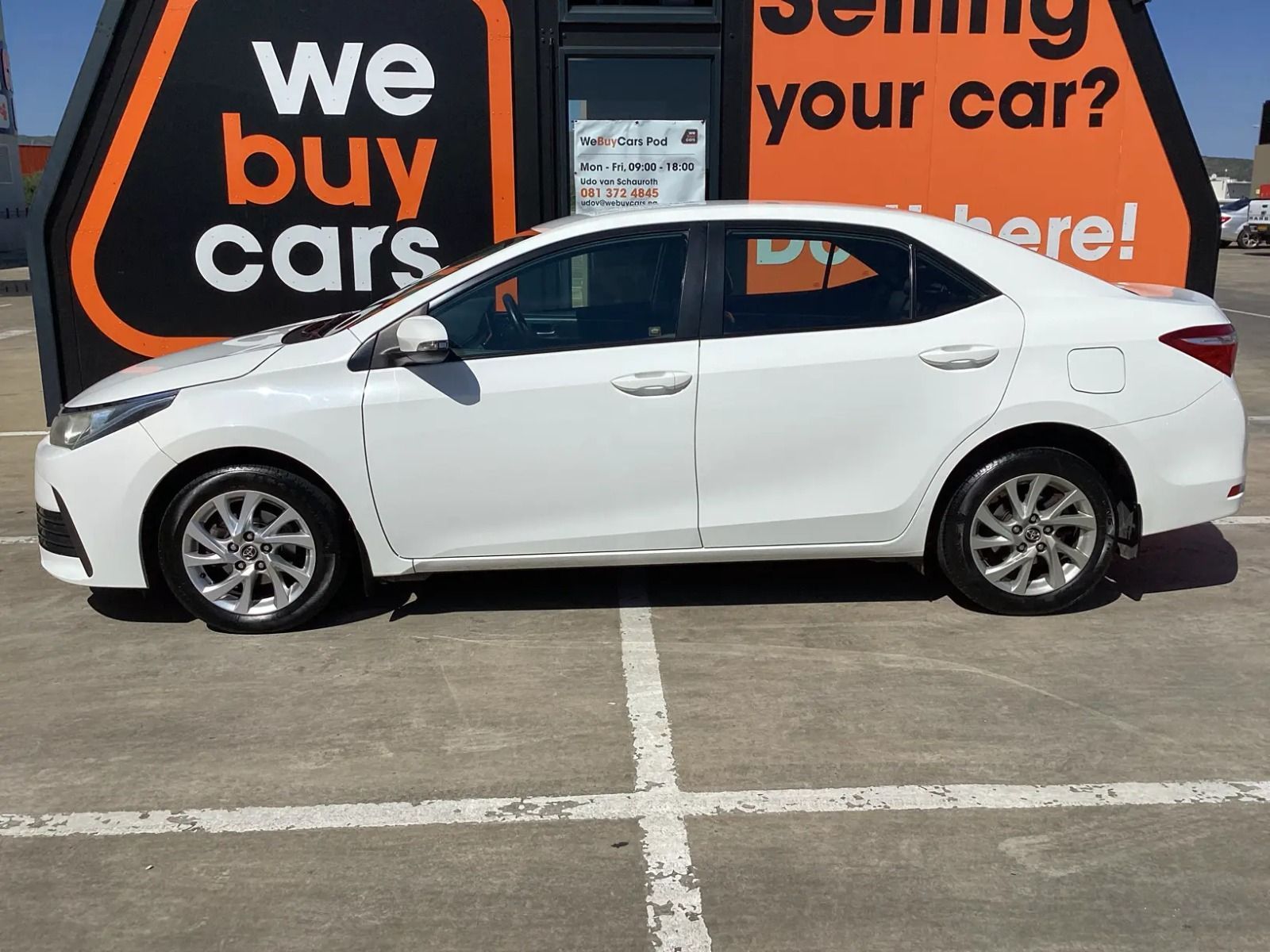 2019 Toyota Corolla photo 2