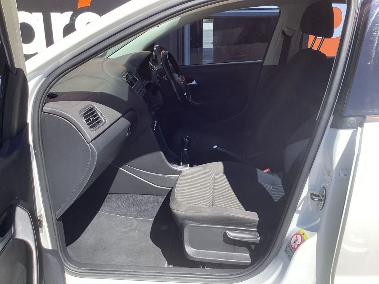 2015 Volkswagen Polo photo 11