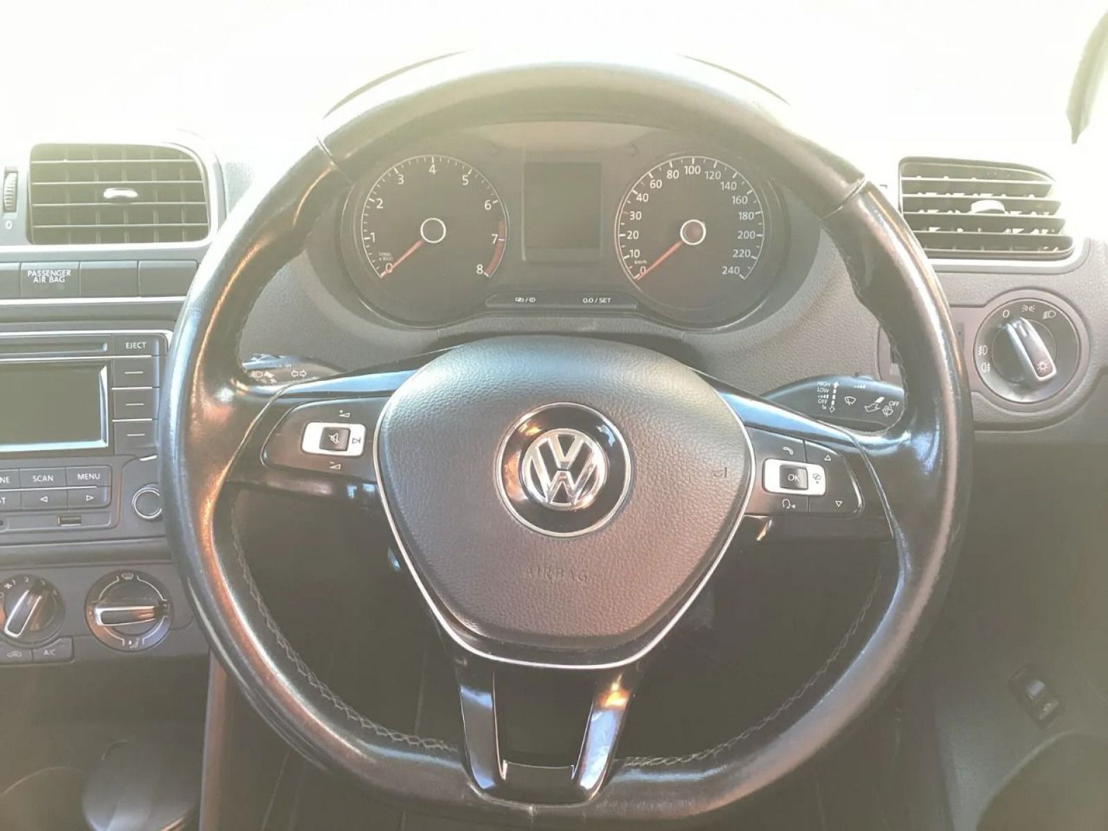 2015 Volkswagen Polo photo 7