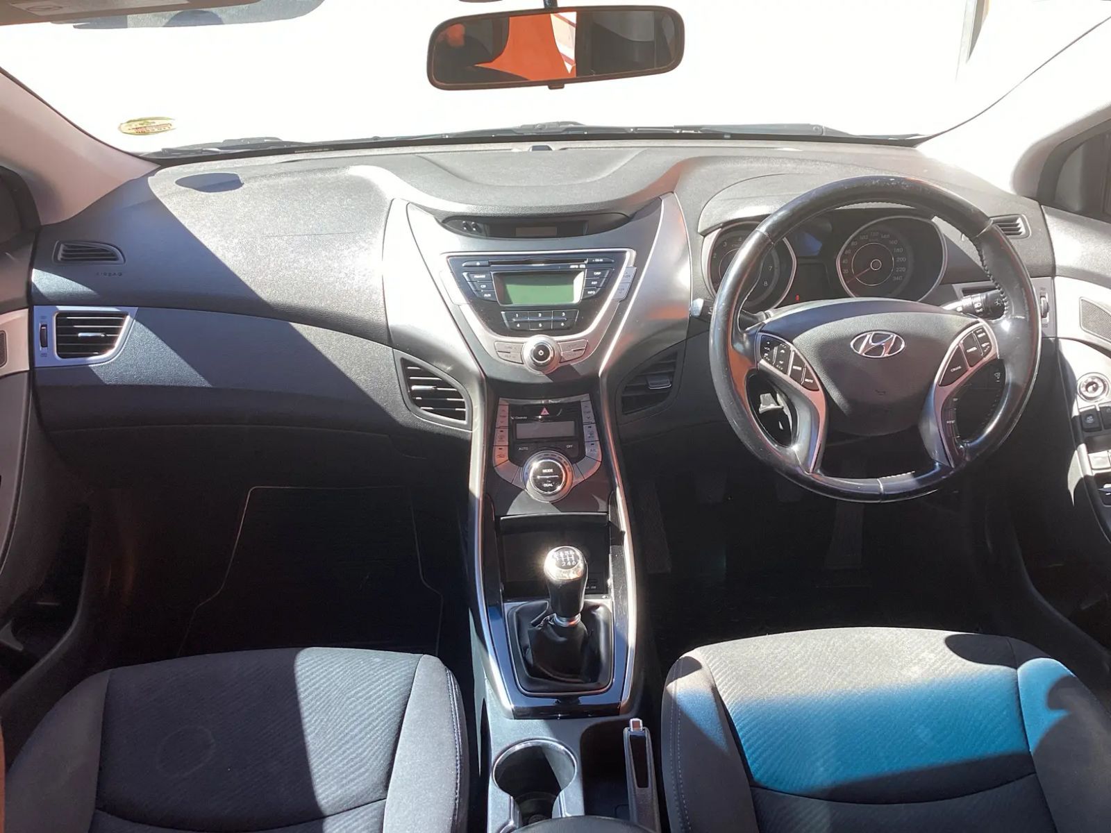 2013 Hyundai Elantra photo 12
