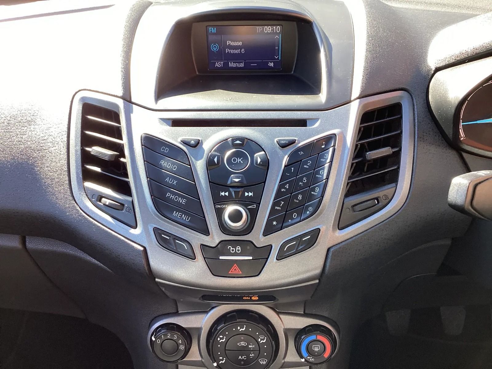 2017 Ford Fiesta photo 8