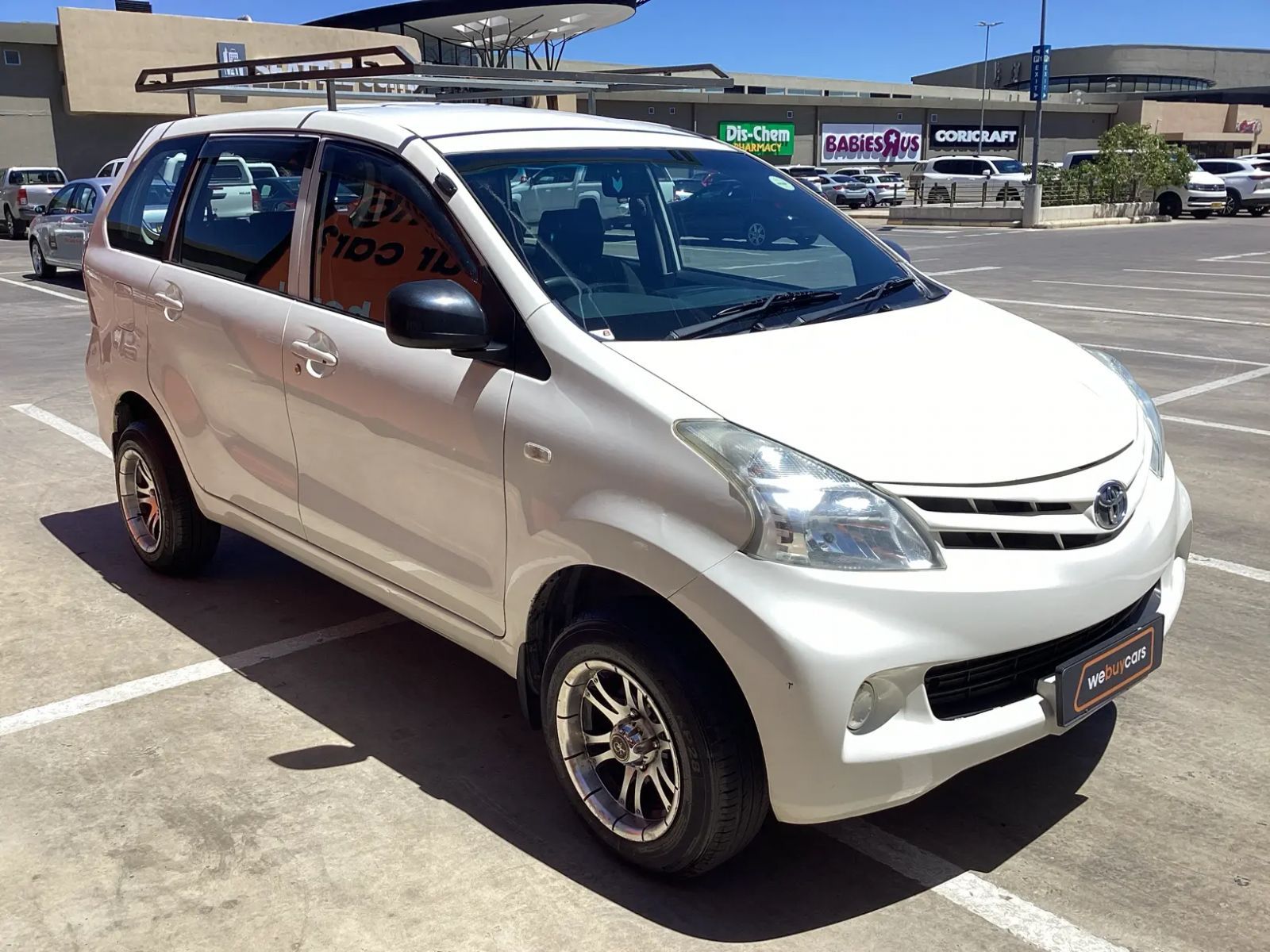 2015 Toyota Avanza photo 3