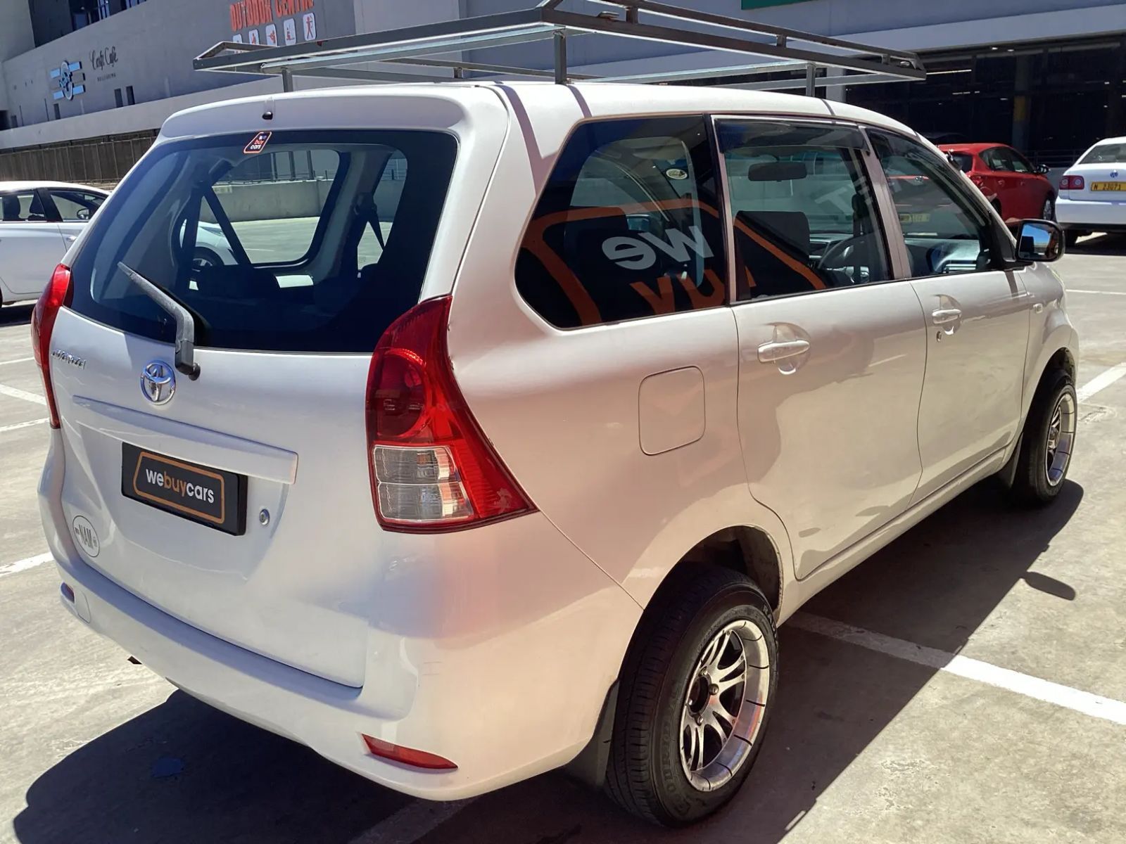 2015 Toyota Avanza photo 4