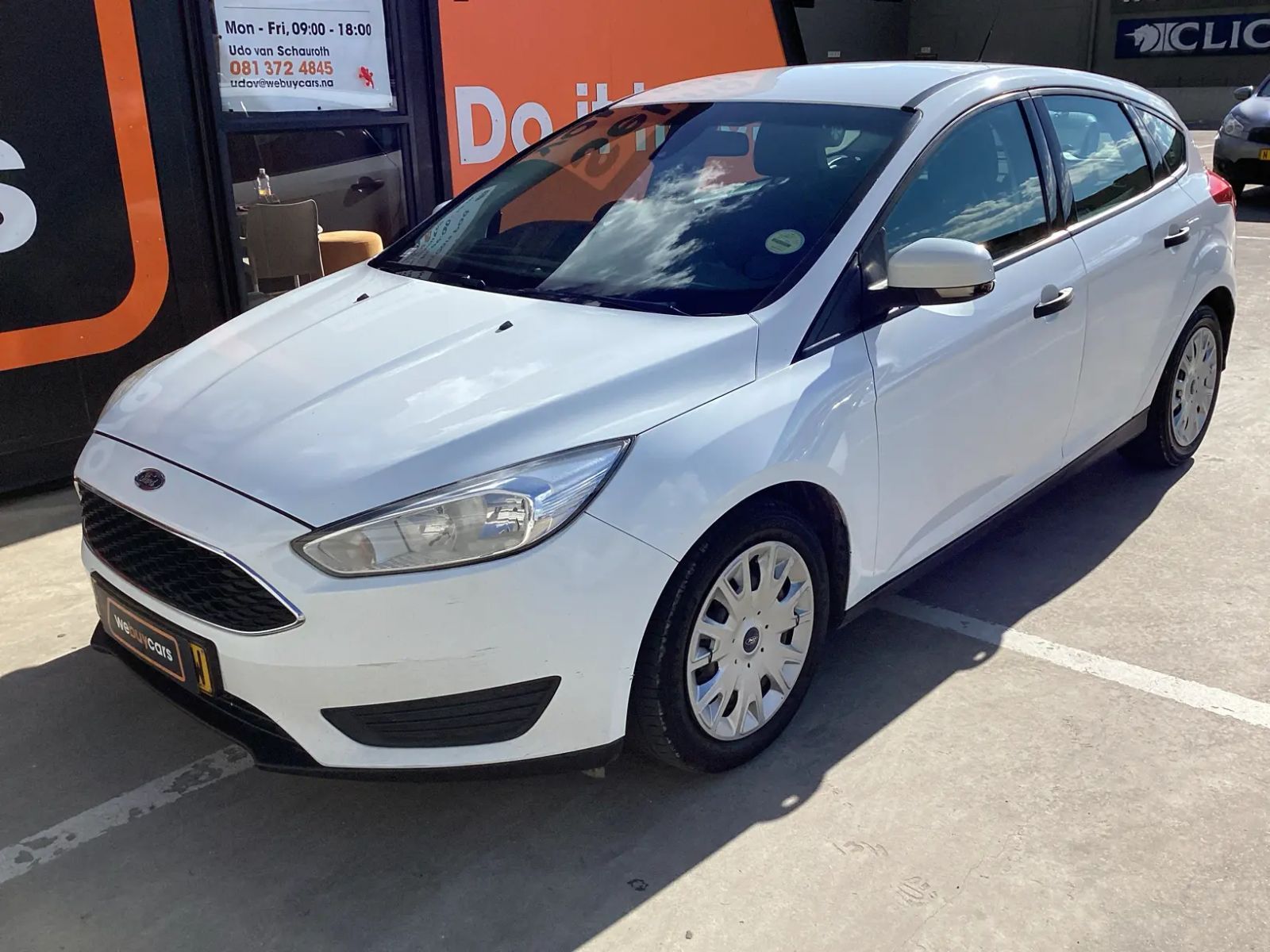 2016 Ford Focus photo 1