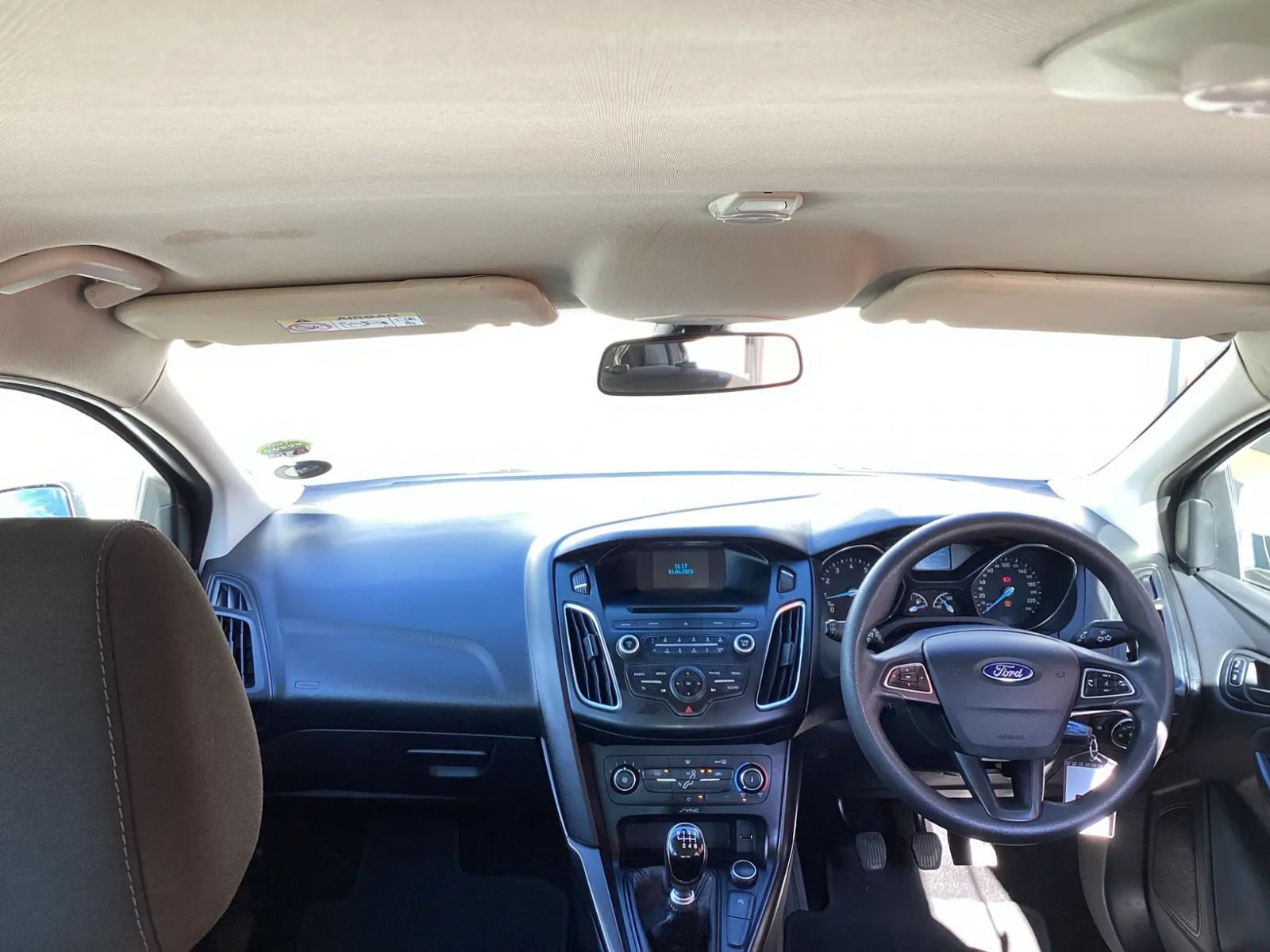2016 Ford Focus photo 16