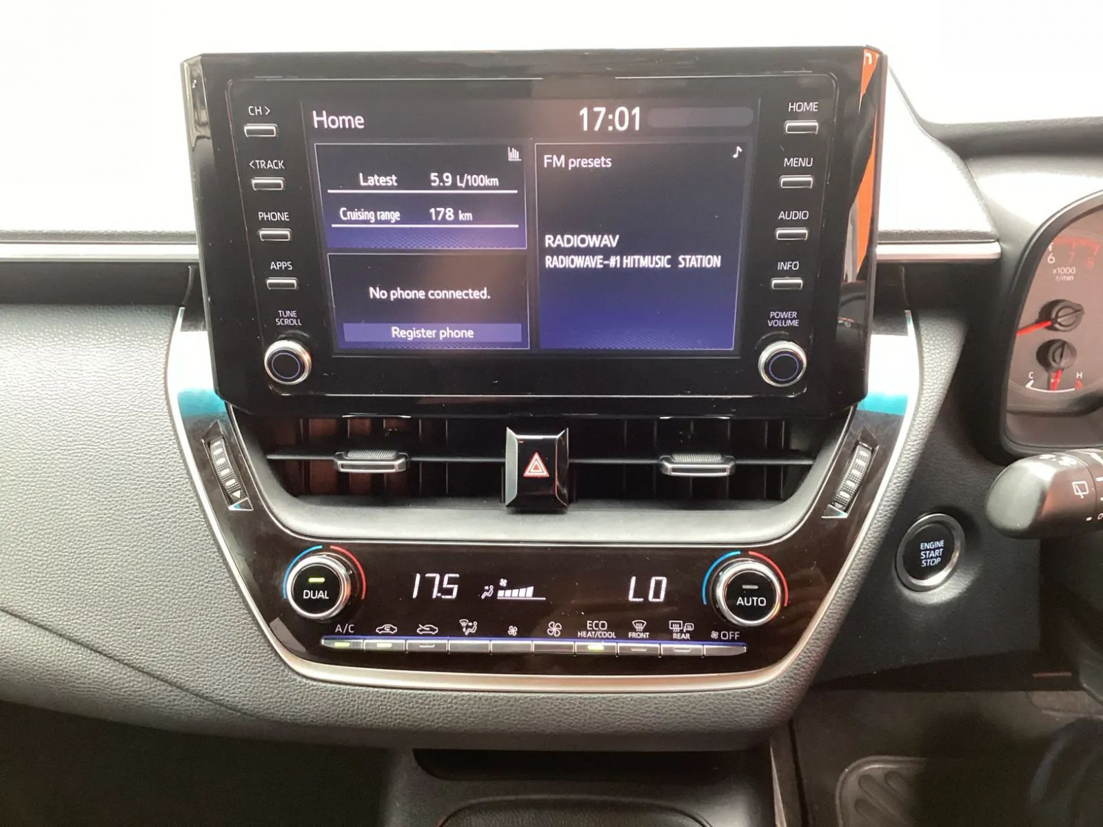 2020 Toyota Corolla photo 8
