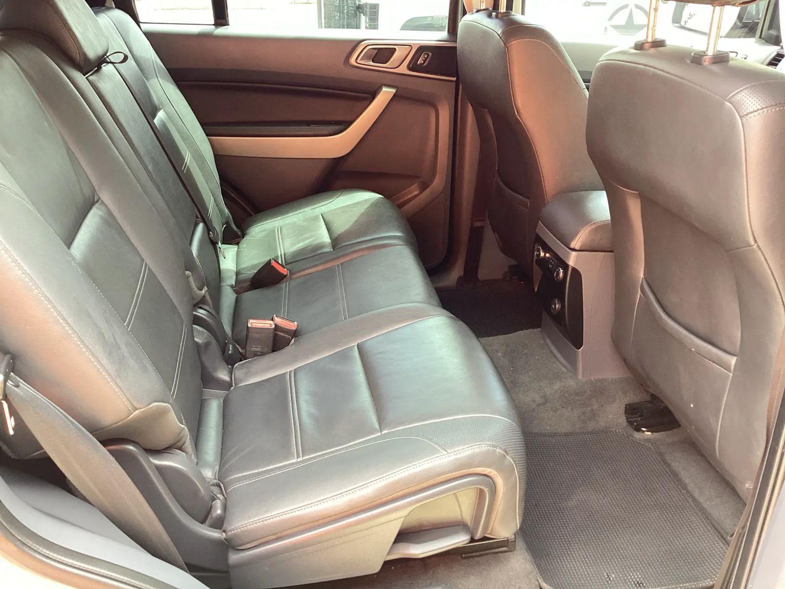 2017 Ford Everest photo 10
