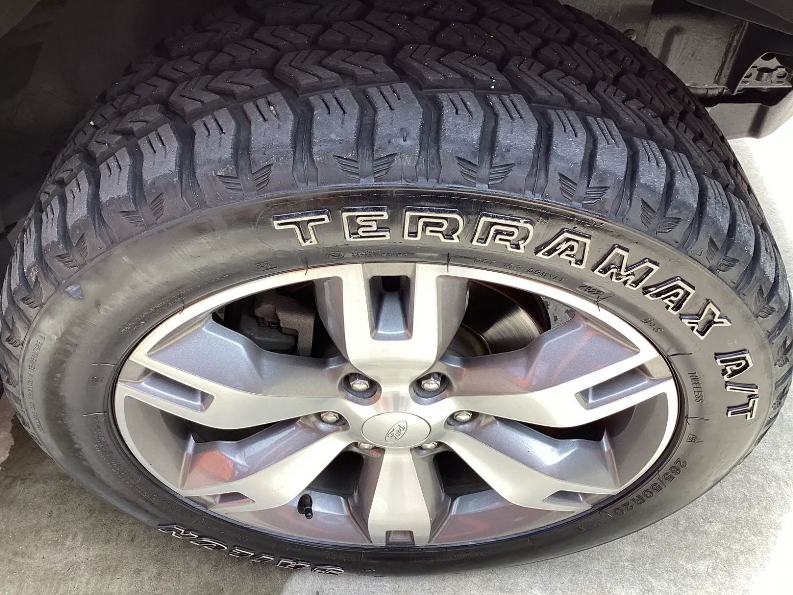 2017 Ford Everest photo 11