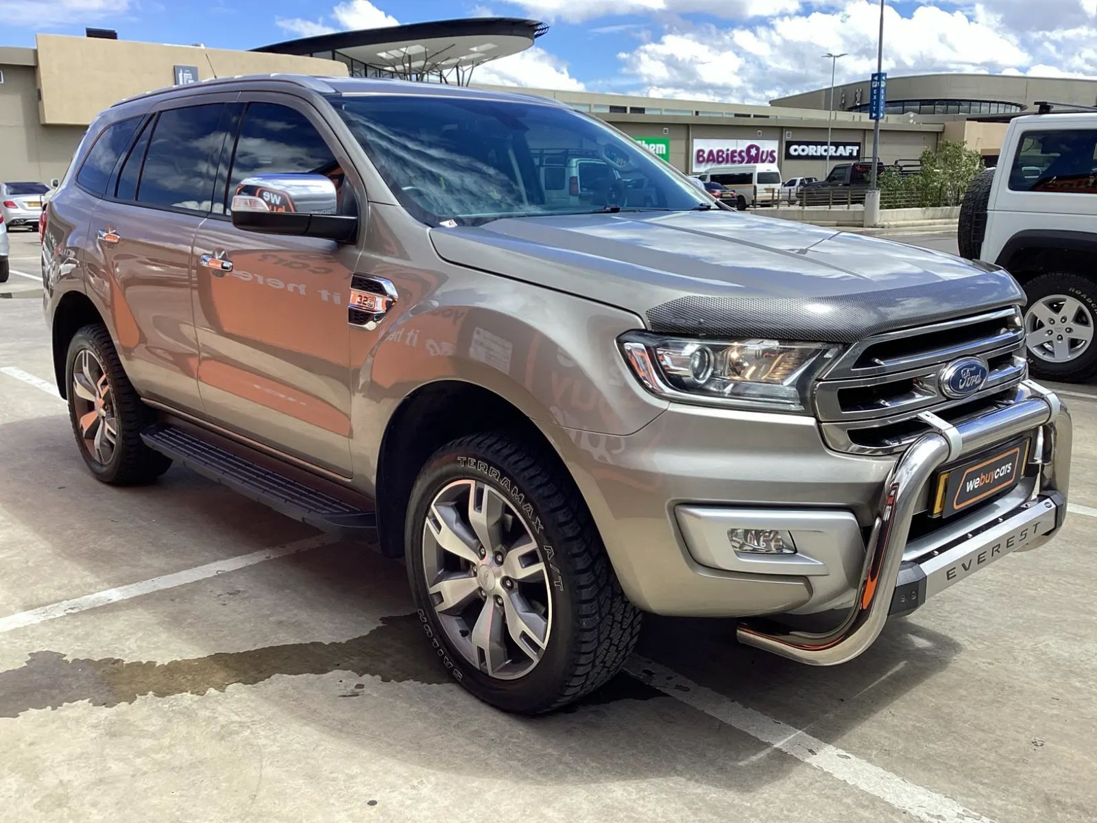 2017 Ford Everest photo 3